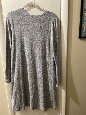 Never worn, soft and comfy